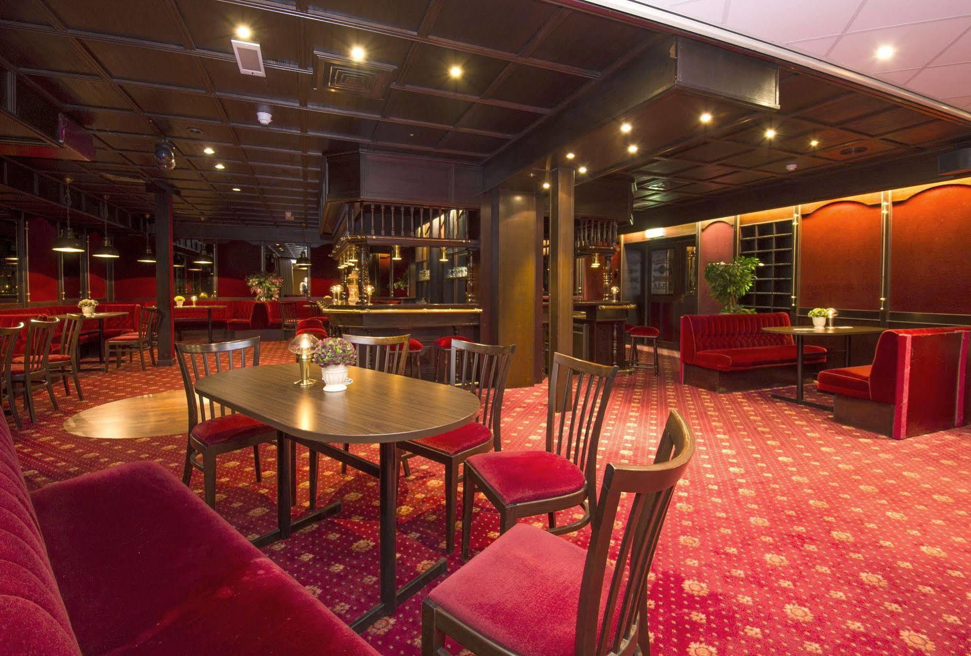 Fletcher Hotel Apeldoorn Exterior photo